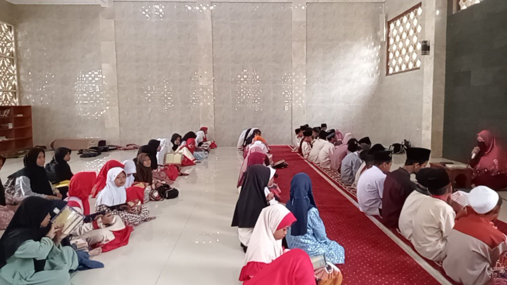 Pembiasaan Sebelum Belajar Kembali Dilaksanakan! Alhamdulillah Lantunan Ayat Quran Kembali Menggema di LKSA Al Hilal