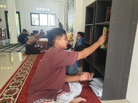 Menggali Makna dari Setiap Halaman yang Dibaca Dalam ‘Pojok Buku’ Bersama Anak-Anak, Yuk!