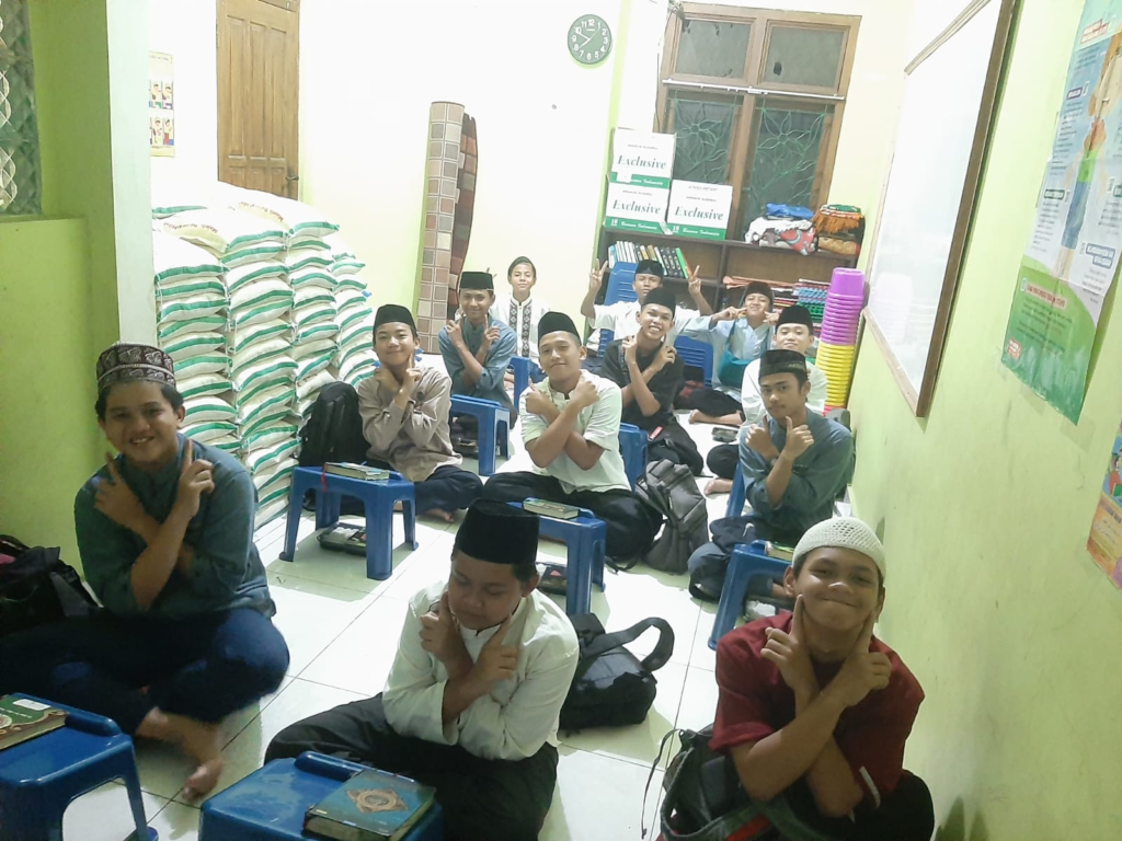 Belajar Tahsinul Quran Metode Mujawwadz Bersama Anak-Anak LKSA Al Hilal