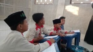 Bismillah Istiqomah! Yuk Intip Rutinitas Mengaji Anak-Anak LKSA Al Hilal Bismillah Istiqomah! Yuk Intip Rutinitas Mengaji Anak-Anak LKSA Al Hilal