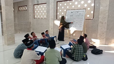 Bismillah Istiqomah! Yuk Intip Rutinitas Mengaji Anak-Anak LKSA Al Hilal