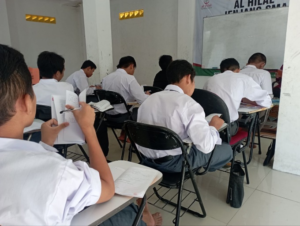 Dari Giat Bersih Hingga Evaluasi Mingguan Inilah Aktivitas Anak-Anak LKSA Al Hilal di Akhir Pekan Dari Giat Bersih Hingga Evaluasi Mingguan Inilah Aktivitas Anak-Anak LKSA Al Hilal di Akhir Pekan