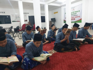 Kembali Ke Rutinitas Harian di Pondok, Inilah Kegiatan Anak-Anak Yatim Penghafal Quran LKSA Al Hilal! Kembali Ke Rutinitas Harian di Pondok, Inilah Kegiatan Anak-Anak Yatim Penghafal Quran LKSA Al Hilal!