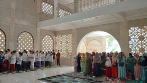 Lebih dari 100 Jamaah Hadir Dalam Kajian Bulanan LKSA Al Hilal