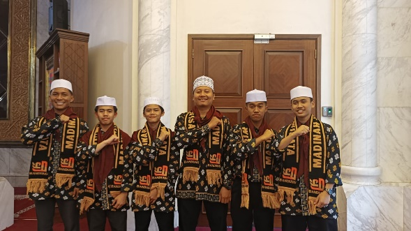 Menuju Baitullah! Inilah Potret Kebahagiaan Lima Anak Yatim Penghafal Quran LKSA Al Hilal