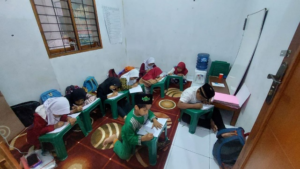 Ngaji Lagi! Ngaji Terus! Inilah Kompilasi Kegiatan Mengaji Anak-Anak LKSA Al Hilal Ngaji Lagi! Ngaji Terus! Inilah Kompilasi Kegiatan Mengaji Anak-Anak LKSA Al Hilal