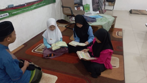 Ngaji Lagi! Ngaji Terus! Inilah Kompilasi Kegiatan Mengaji Anak-Anak LKSA Al Hilal