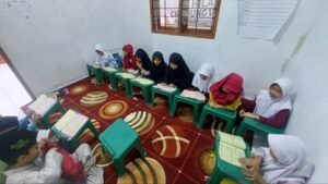 Potret Giat Belajar dan Mengaji Anak-Anak LKSA Al Hilal Potret Giat Belajar dan Mengaji Anak-Anak LKSA Al Hilal