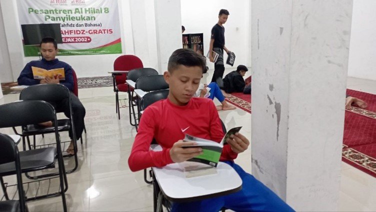 Senam Pagi, Tasmi Al Quran, Hingga Belajar Malam! Inilah Rutinitas Belajar Anak-Anak LKSA Al Hilal