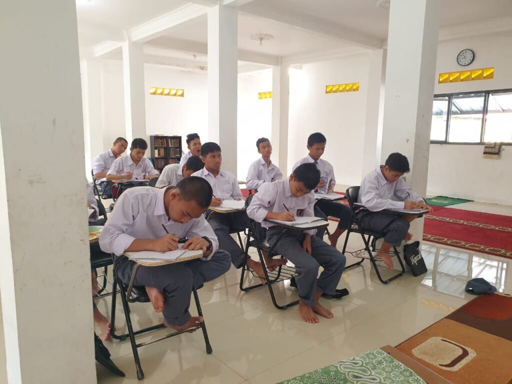 Tak Kalah Hebat Dan Luar Biasa! Inilah Suasana KBM Anak-Anak LKSA Al Hilal