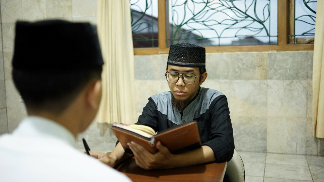 Inilah Kegiatan Setoran Hafalan yang Dilaksanakan Peserta Wisuda LKSA Al Hilal