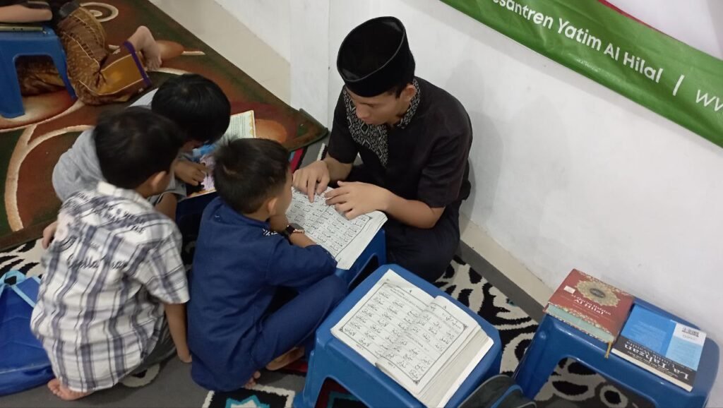 Apa Saja yang Mengisi Kesibukkan Anak-Anak Jenjang SMA LKSA Al Hilal dari Pagi Hingga Sore Hari?
