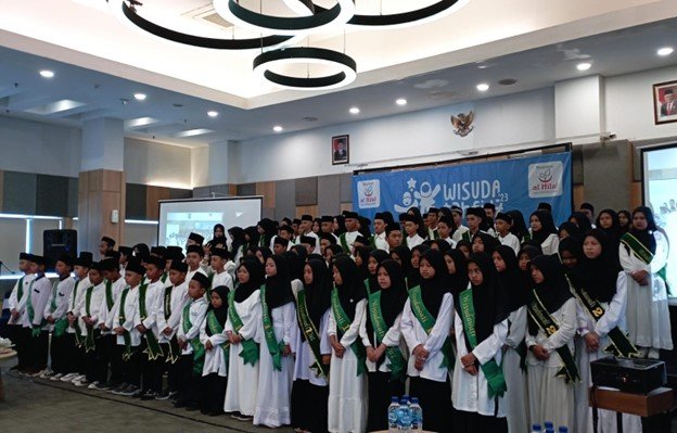 Bersama 132 Anak Yatim dan Penghafal Quran “Wisuda Tahfidz LKSA Al Hilal 2023” Sukses Digelar