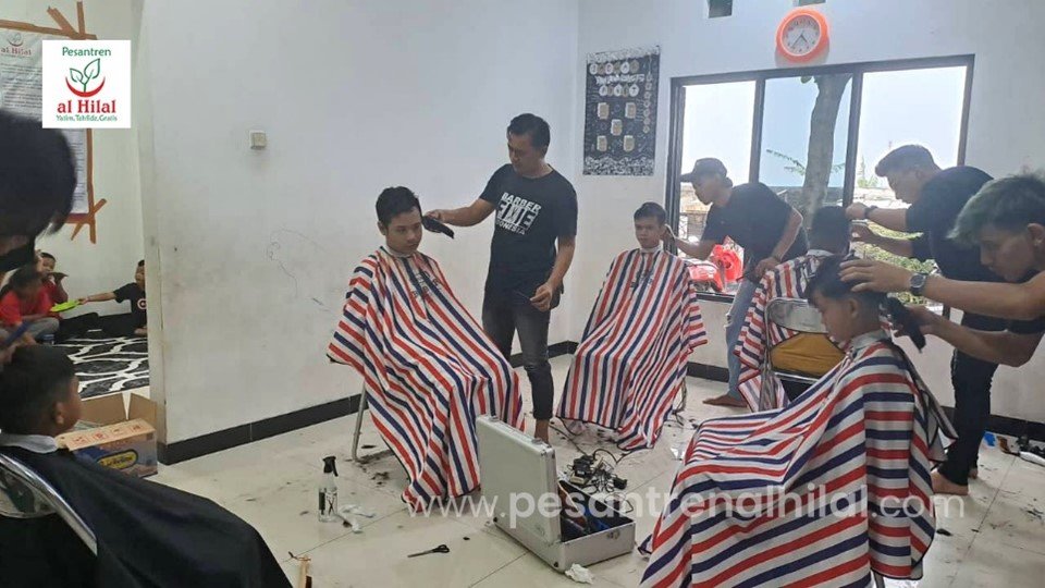 Hingga Cukur Rambut Gratis di LKSA Al Hilal, Inilah Berbagai Rangkaian Kegiatan Akhir Pekan LKSA Al Hilal