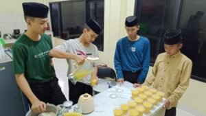 Panen Mangga! Yuk Intip Kegiatan Saat Membuat dan Menyiapkan Jus Mangga di LKSA Panen Mangga! Yuk Intip Kegiatan Saat Membuat dan Menyiapkan Jus Mangga di LKSA