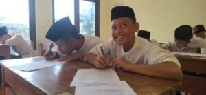 Pelaksanaan Ujian Tulis Anak Yatim LKSA Al Hilal Dimulai!