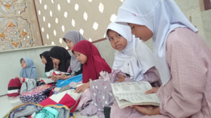 Kompilasi Kegiatan Belajar Mengajar Anak Yatim Penghafal Al-Quran di LKSA Al Hilal Kompilasi Kegiatan Belajar Mengajar Anak Yatim Penghafal Al-Quran di LKSA Al Hilal