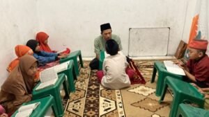 Kompilasi Kegiatan Anak-Anak LKSA Al Hilal di Tempat Belajarnya Kompilasi Kegiatan Anak-Anak LKSA Al Hilal di Tempat Belajarnya