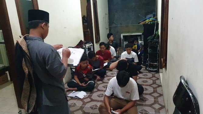 Ditutup Dengan Halaqah Maghrib Bersama Anak Yatim Non Mukim! Inilah Rutinitas Anak-Anak LKSA Al Hilal Panyileukan