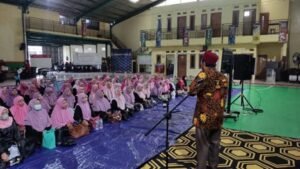 Majelis Taklim Al Hilal Cimahi Tengah Sesi II Bersama Pendiri Sekaligus Pimpinan Pesantren Al Hilal Telah Dilaksanakan Majelis Taklim Al Hilal Cimahi Tengah Sesi II Bersama Pendiri Sekaligus Pimpinan Pesantren Al Hilal Telah Dilaksanakan