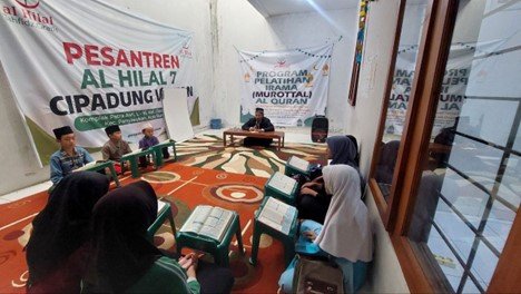 Masya Allah! Lantunan Ayat Suci Al-Quran Mengisi Setiap Sudut Ruangan LKSA Al Hilal Cipadung Wetan