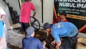Pengeboran Sumur Wakaf di Mushola dan TPA Nurul Iman Ciawitali Cimahi Mulai Dilaksanakan