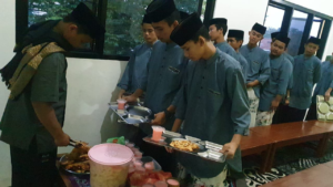 Anak Yatim Penghafal Quran LKSA Al Hilal Kembali Tunaikan Amalan Sunnahnya di LKSA Anak Yatim Penghafal Quran LKSA Al Hilal Kembali Tunaikan Amalan Sunnahnya di LKSA