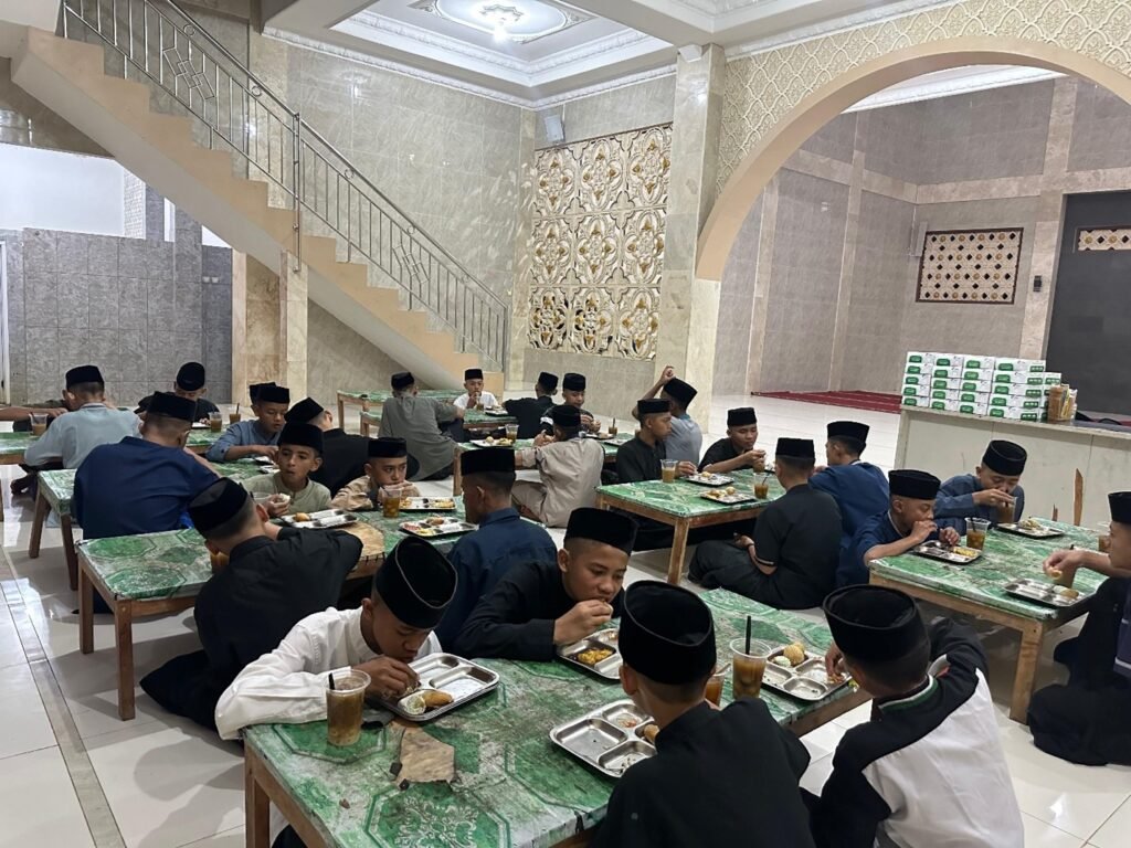 Anak-Anak Yatim Penghafal Quran LKSA Al Hilal Kembali Tunaikan Amalan Sunnahnya di LKSA