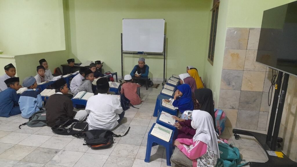 Dari Terbit Fajar Hingga Terbenamnya Matahari Inilah Kegiatan Anak-Anak LKSA Al Hilal Gegerkalong