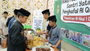 Hangatnya Buka Puasa Bersama Kembali Dirasakan Anak Yatim Penghafal Quran LKSA Al Hilal Cililin
