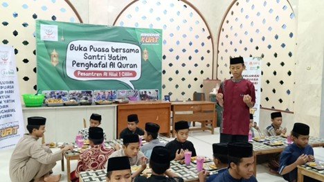 Intip Suasana Buka Puasa Bersama Hari Ketiga Ramadhan Anak Yatim dan Penghafal Quran LKSA Al Hilal Yuk!