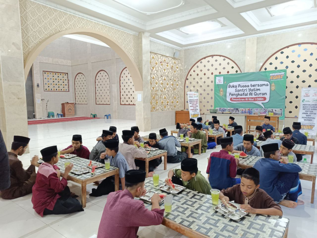 Intip Suasana Buka Puasa Bersama Anak Yatim dan Penghafal Quran LKSA Al Hilal Yuk!