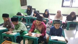 Kegiatan Tahsin Tahfidz Subuh dan Sore Anak LKSA Al Hilal Cipadung Kegiatan Tahsin Tahfidz Subuh dan Sore Anak LKSA Al Hilal Cipadung