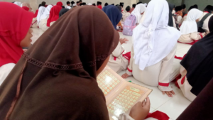 Rutin Dilaksanakan di Masjid Marwah! Yuk Intip Kegiatan Pembiasaan Anak LKSA Al Hilal Cililin Sebelum Memulai Kegiatan Belajarnya Rutin Dilaksanakan di Masjid Marwah! Yuk Intip Kegiatan Pembiasaan Anak LKSA Al Hilal Cililin Sebelum Memulai Kegiatan Belajarnya