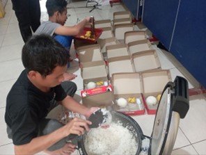 Terimakasih Orang Baik! Berkat Kebaikanmu, Santapan Berbuka Puasa Selalu Hadir Untuk Anak Yatim Penghafal Quran LKSA Al Hilal