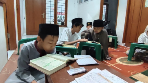Tetap Istiqomah dan Terus Ikhtiar Menjadi Seorang Penjaga Quran! Inilah Rutinitas Belajar Anak-Anak LKSA Al Hilal Cipadung Wetan Tetap Istiqomah dan Terus Ikhtiar Menjadi Seorang Penjaga Quran! Inilah Rutinitas Belajar Anak-Anak LKSA Al Hilal Cipadung Wetan
