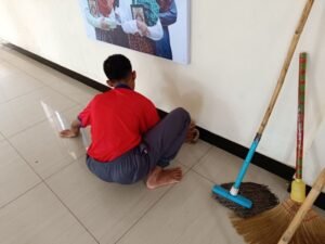 Intip Kegiatan Bersih-Bersih Anak Yatim Penghafal Quran LKSA Al Hilal Cililin Menjelang Hari Raya Idul Fitri 1445 H