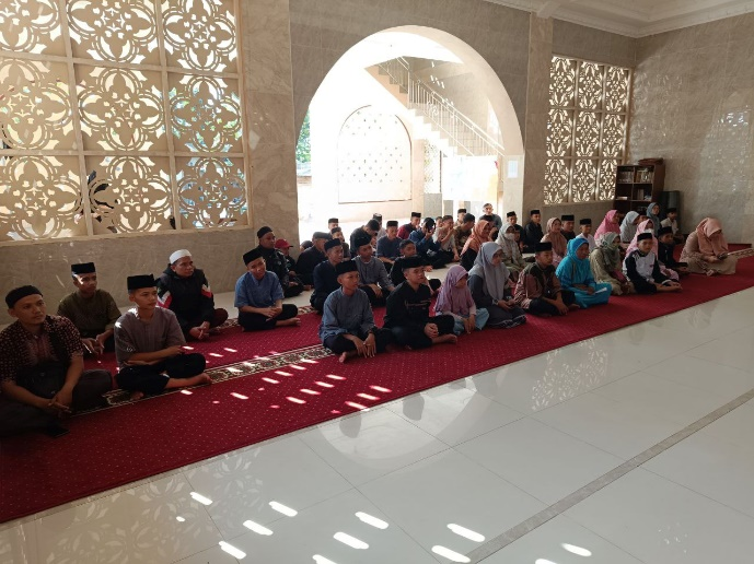 Sebelum Perpulangan Anak-Anak Inilah Suasana Pengarahan dan Pembekalan Pimpinan LKSA Al Hilal Cililin
