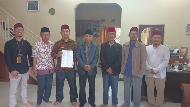 Ikrar dan Penandatanganan Sertifikat Wakaf Tanah Proyek Pembangunan Masjid LKSA Yatim Tahfidz Al Hilal