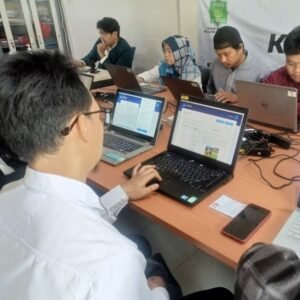 Inilah Suasana Ketika Siswa-Siswi PKBM Al Hilal Tengah Mengikuti Ujian Kesetaraan Paket C Inilah Suasana Ketika Siswa-Siswi PKBM Al Hilal Tengah Mengikuti Ujian Kesetaraan Paket C