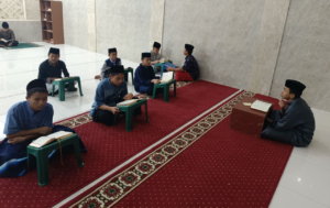 Kembali ke Pondok! Inilah Kegiatan Halaqah Anak-Anak LKSA Al Hilal Cililin