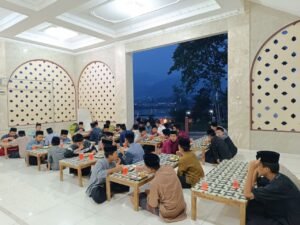 Sambut Senin Dengan Shaum Sunnah, Kegiatan Buka Puasa Bersama Kembali Dilaksanakan Anak Yatim LKSA Al Hilal Cililin