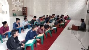 Suasana Kegiatan Kajian Kitab Kuning Anak-Anak LKSA Al Hilal Cililin