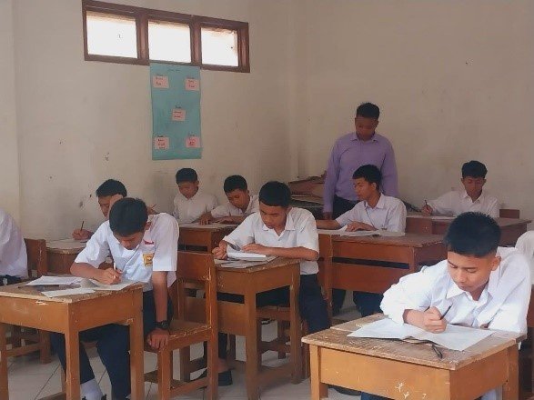 Ujian Akhir Semester Anak-Anak Yatim LKSA Al Hilal Cililin Mulai Berjalan!