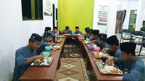 Yuk Intip Suasana Kegiatan Buka Puasa Bersama Anak Yatim Penghafal Quran LKSA Al Hilal Panyileukan