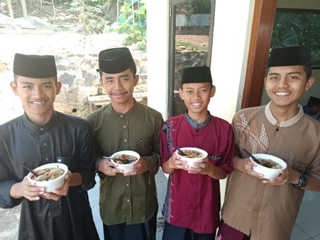 Kira-kira Apa Sih yang Bikin Anak-Anak Betah Mondok di LKSA Al Hilal Cililin?