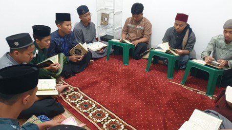 Apa Itu Tirakat Subuh, Rutinitas yang Senantiasa Dilaksanakan Anak-Anak LKSA Al Hilal 3 Cipadung?