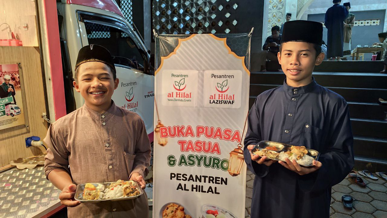 Buka Puasa Sunnah Tasu’a Sukses Hadirkan Kebahagiaan Kepada Anak Yatim Penghafal Quran LKSA Al Hilal Buka Puasa Sunnah Tasu’a Sukses Hadirkan Kebahagiaan Kepada Anak Yatim Penghafal Quran LKSA Al Hilal