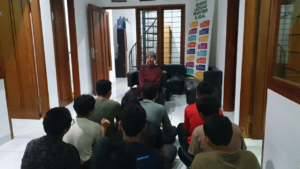 Intip Suasana Sharing Bahasa Arab Anak-Anak LKSA Al Hilal Panyileukan Kampus 2 Bersama Ustadz Raka