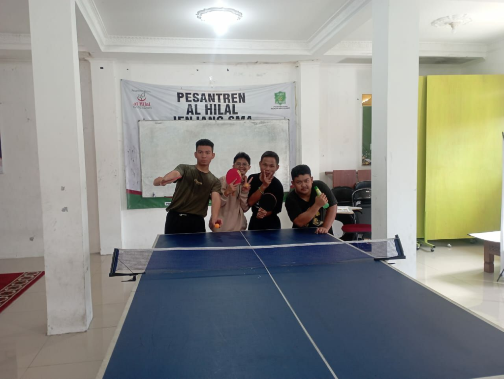 Kegiatan Ekstrakurikuler Tenis Meja Anak-Anak Al Hilal Panyileukan di Akhir Pekan